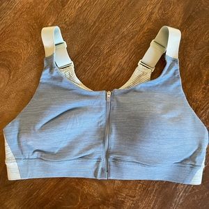 Front zip Outdoor Voices sports bra!